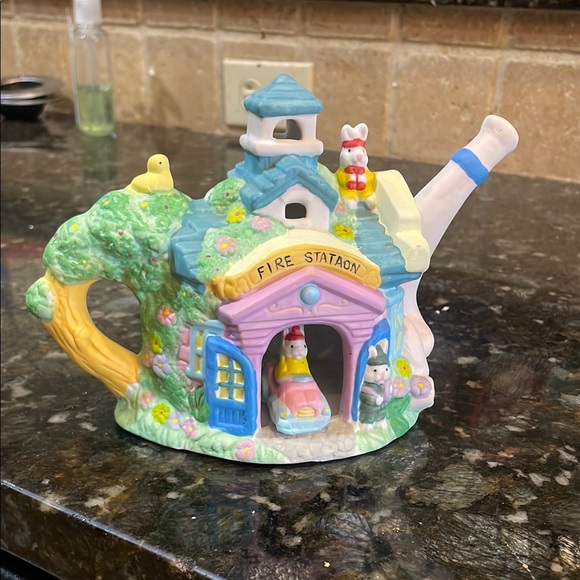 Other - Easter  ceramic Tea Pot!!